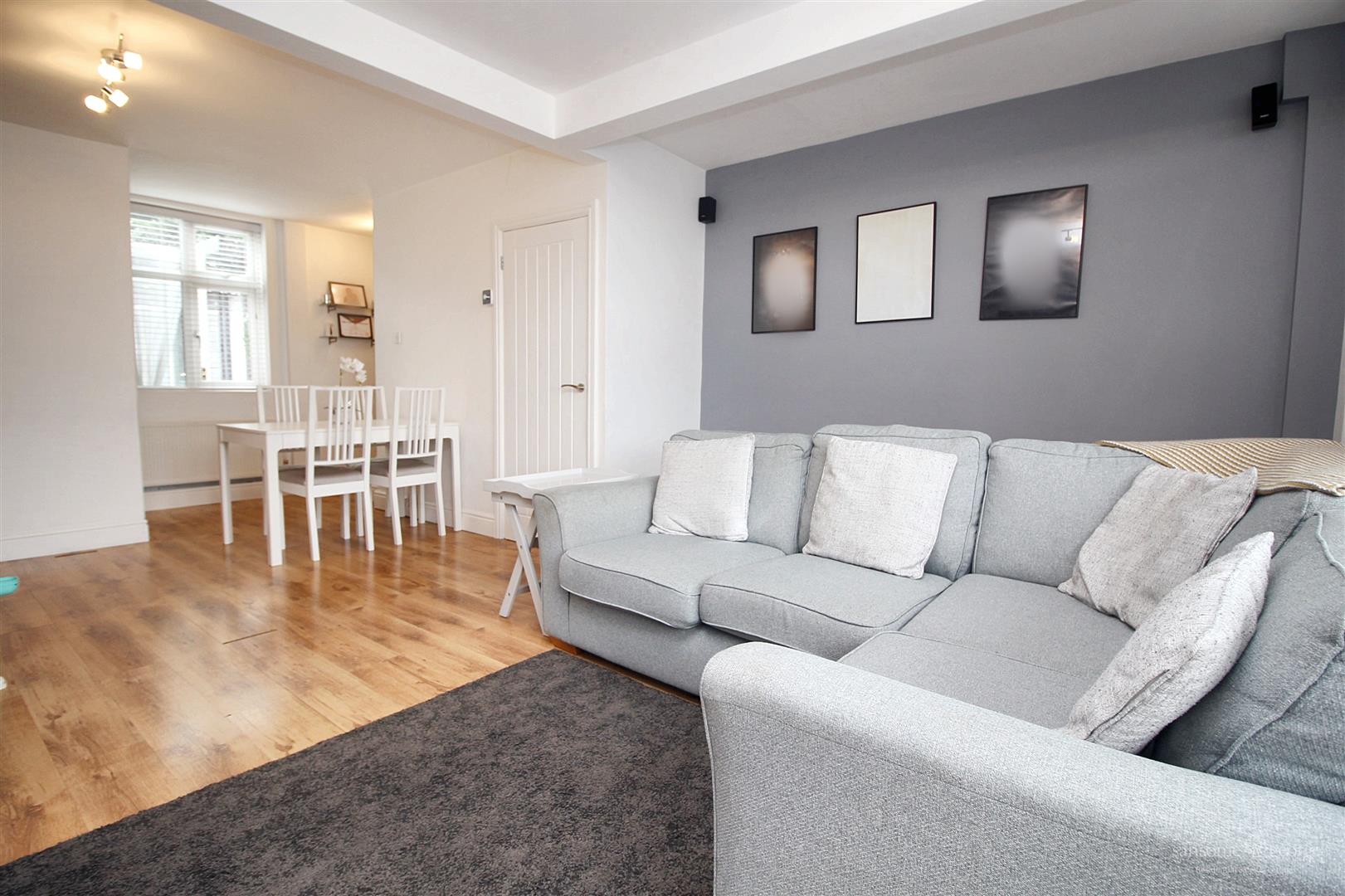 3 bed property in Grasmere Avenue, Reading